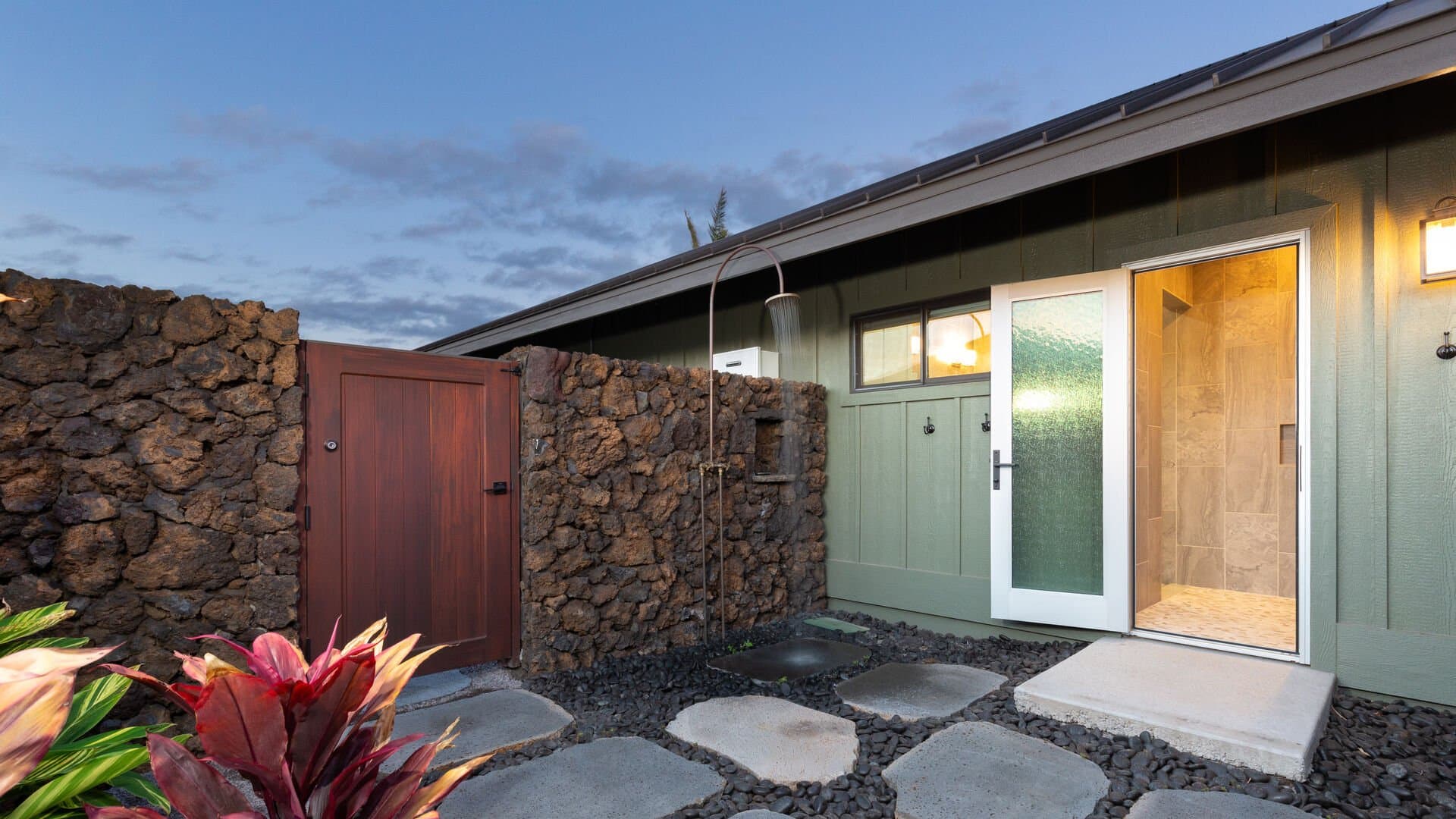 Aloha Paradise - Image 23