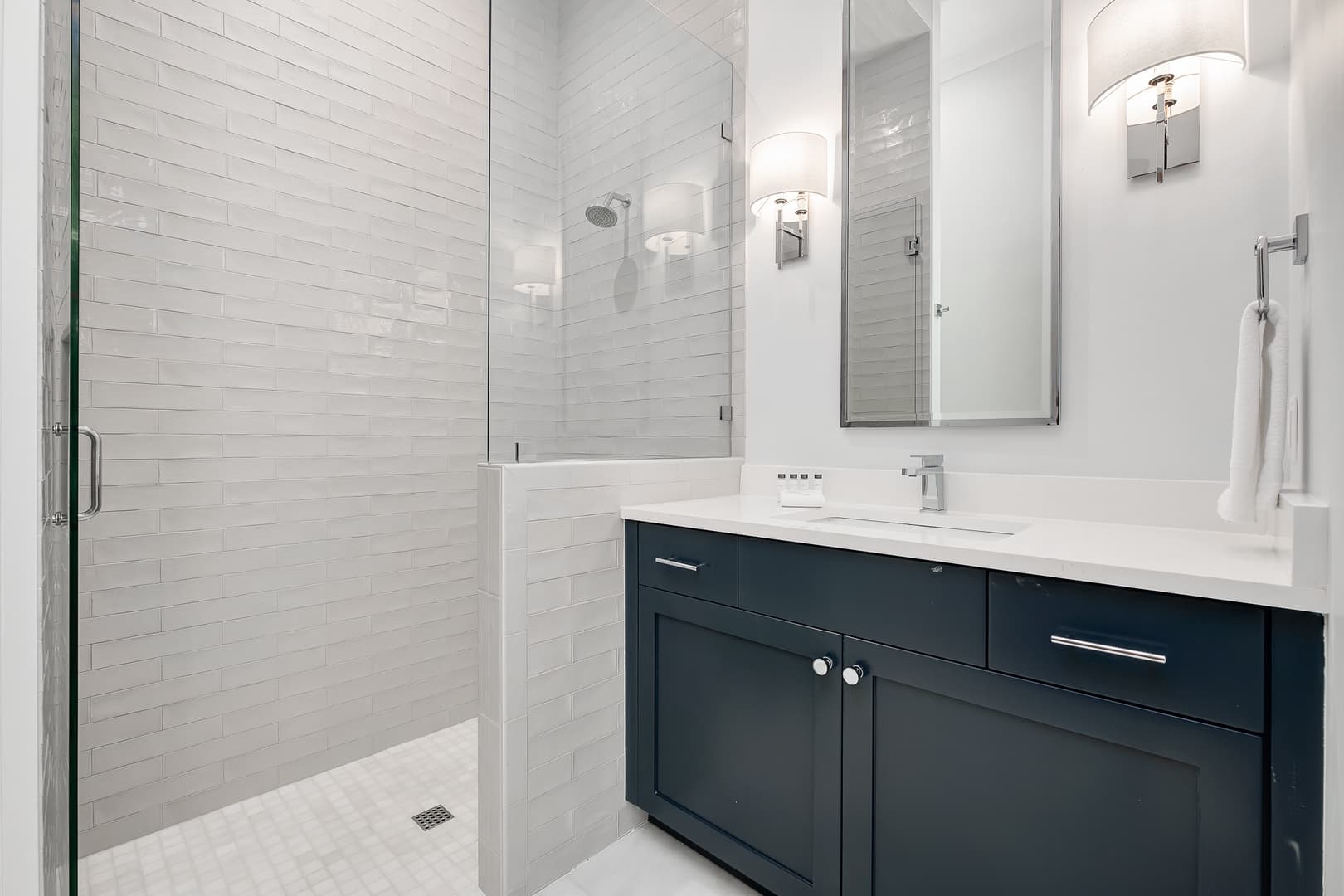 Social Manor - Image 31