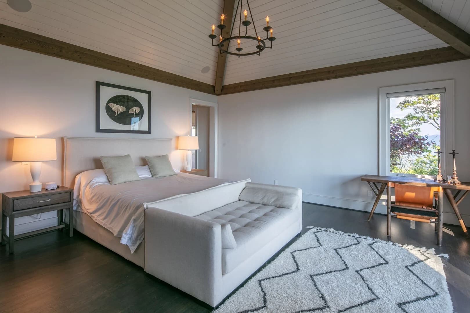 Outside Inn Place - Image 9