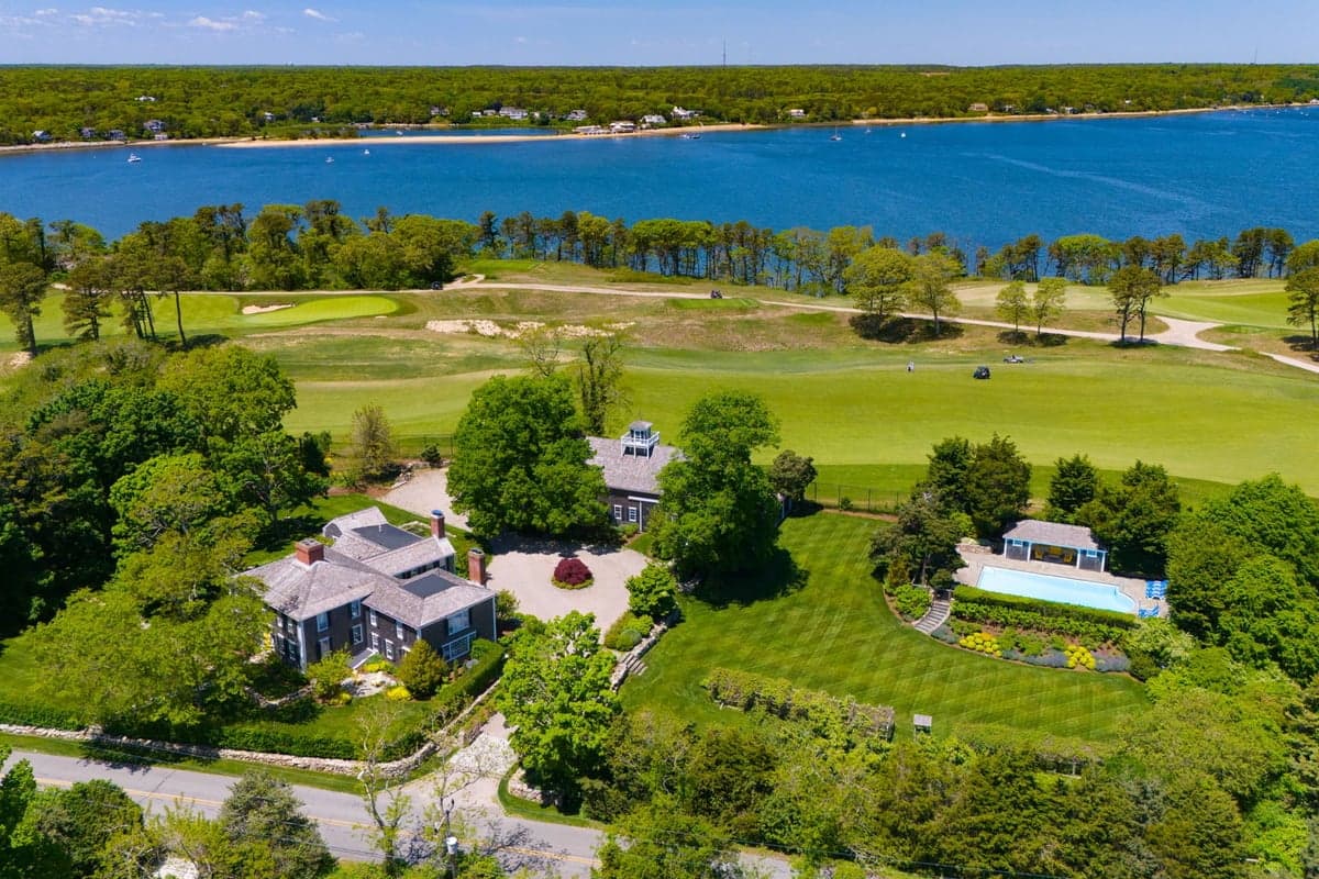 Port Manor - Image 1