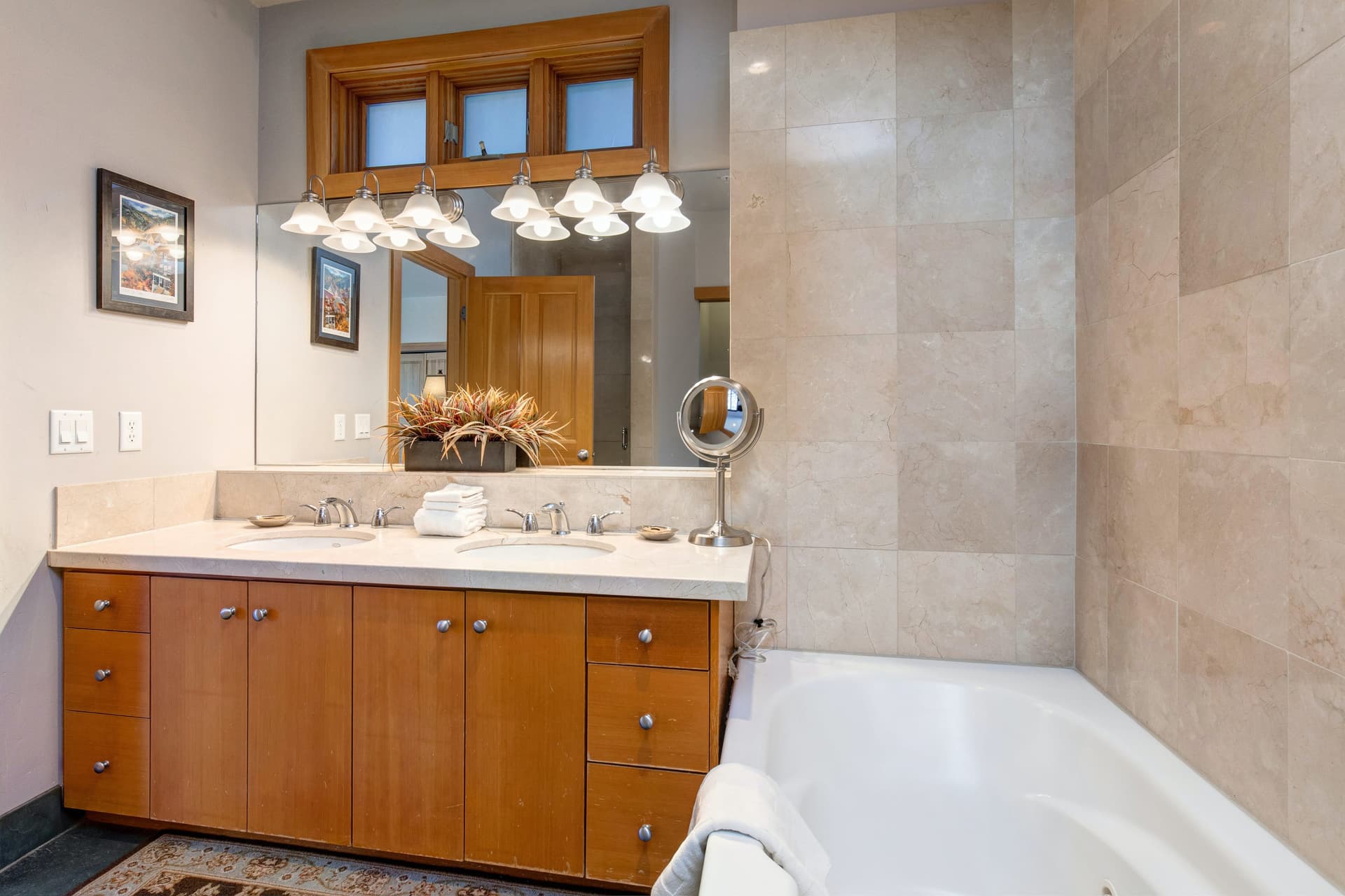 Old Town Overlook House - Image 13