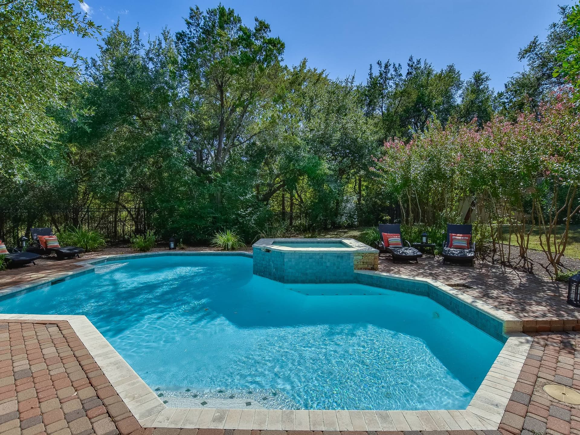 Austin Country Club Estate - Image 36