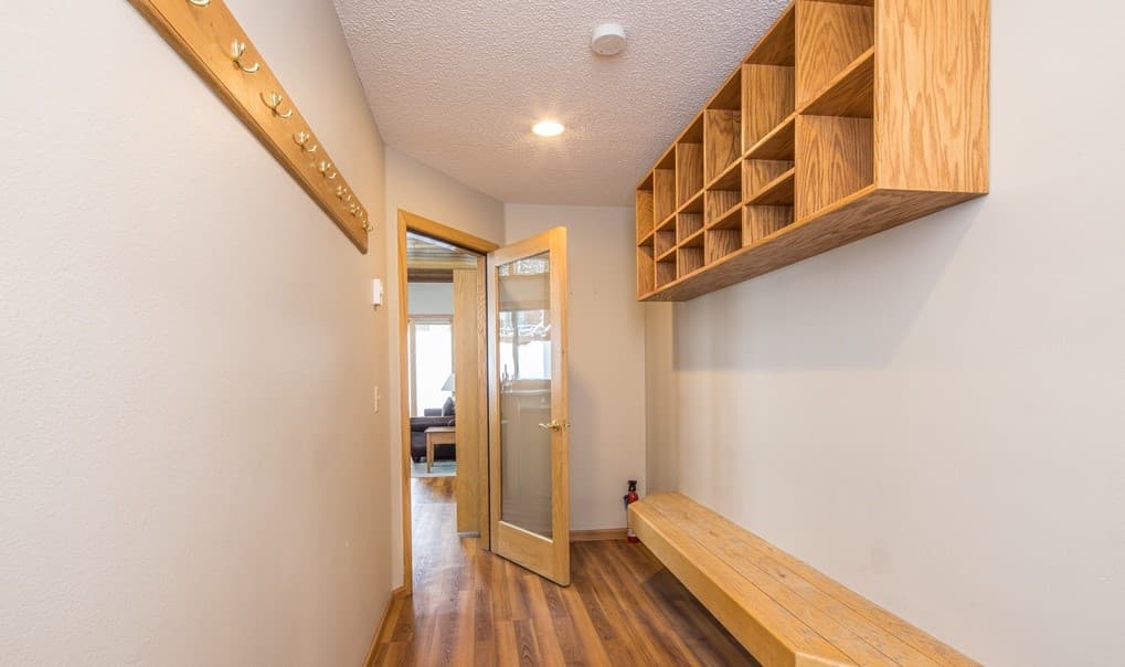 Running Bear Home - Image 11