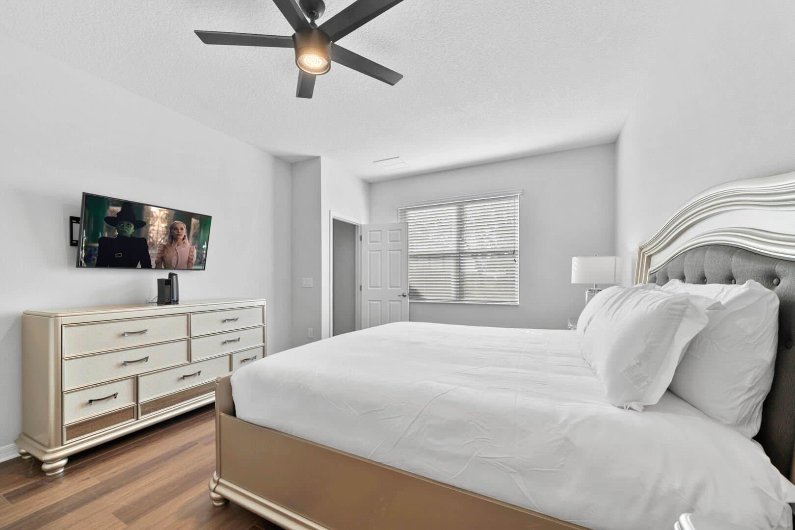 Grand View - Image 28