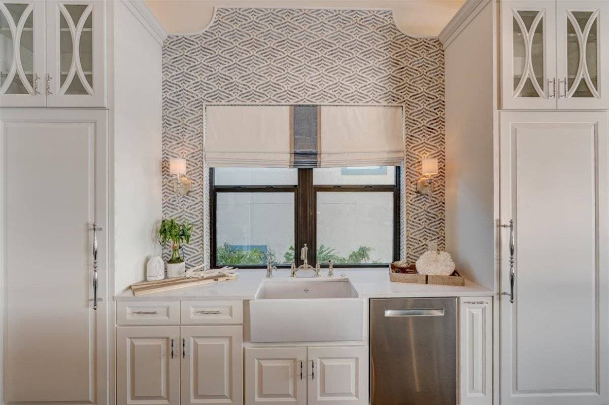 Bayside Paradise Mansion - Image 12