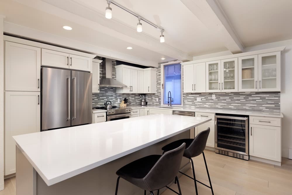 Chateau Snow - Image 3