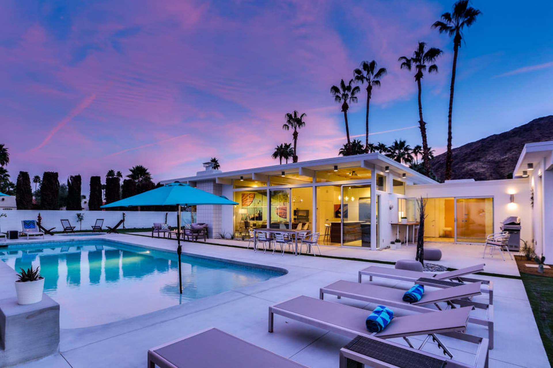 Regal Contemporary House - Image 35