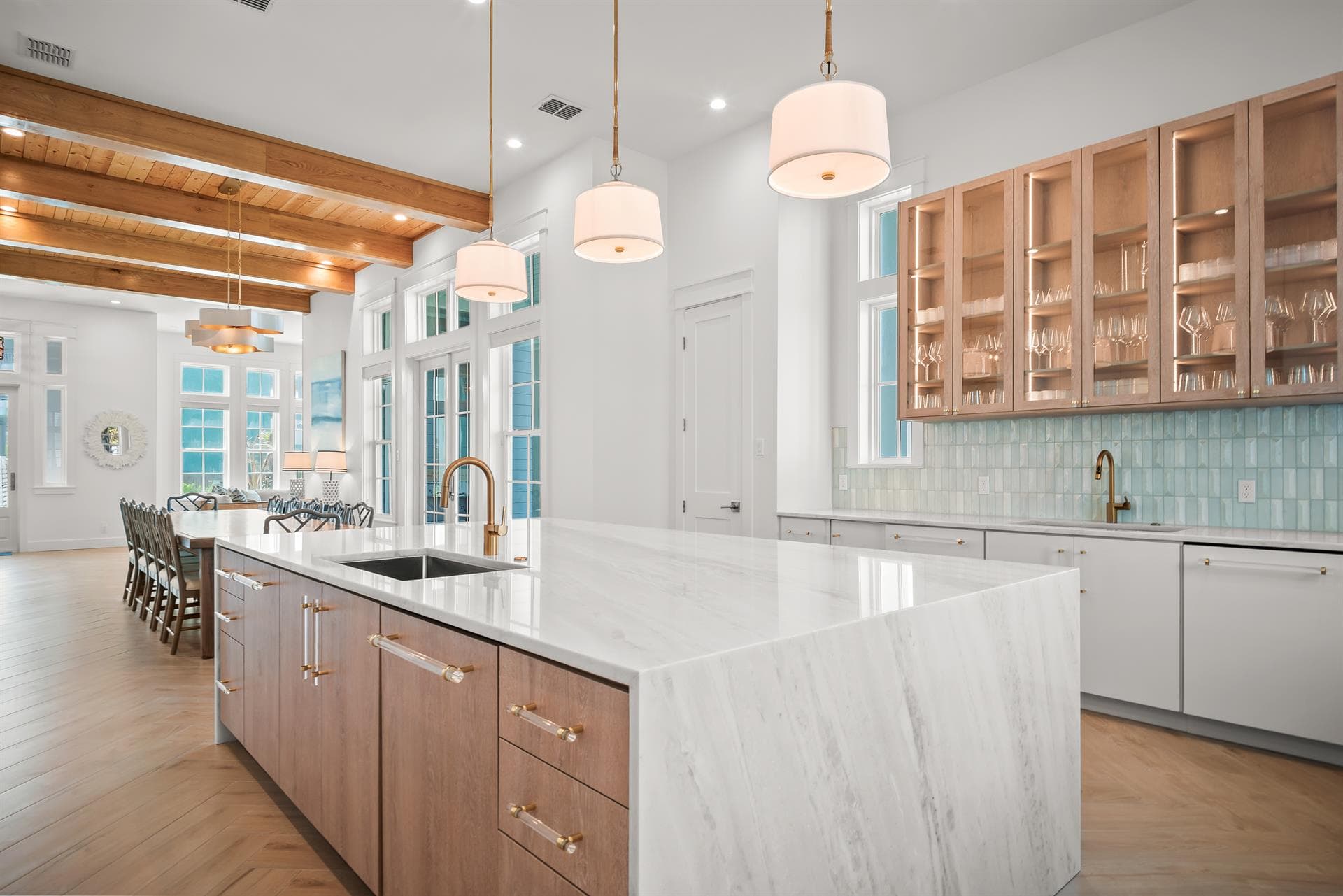 Holiday House - Image 16