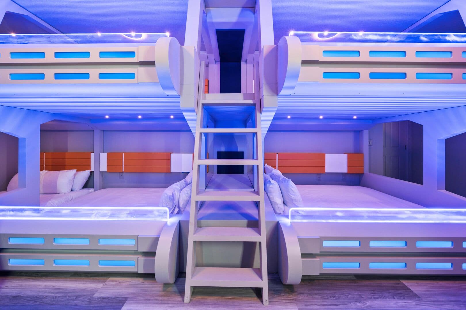 Grand View - Image 13