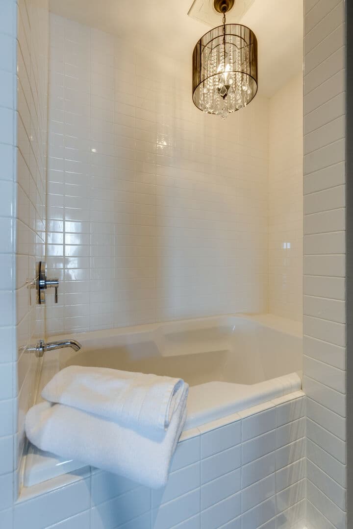 Spring Residence - Image 13