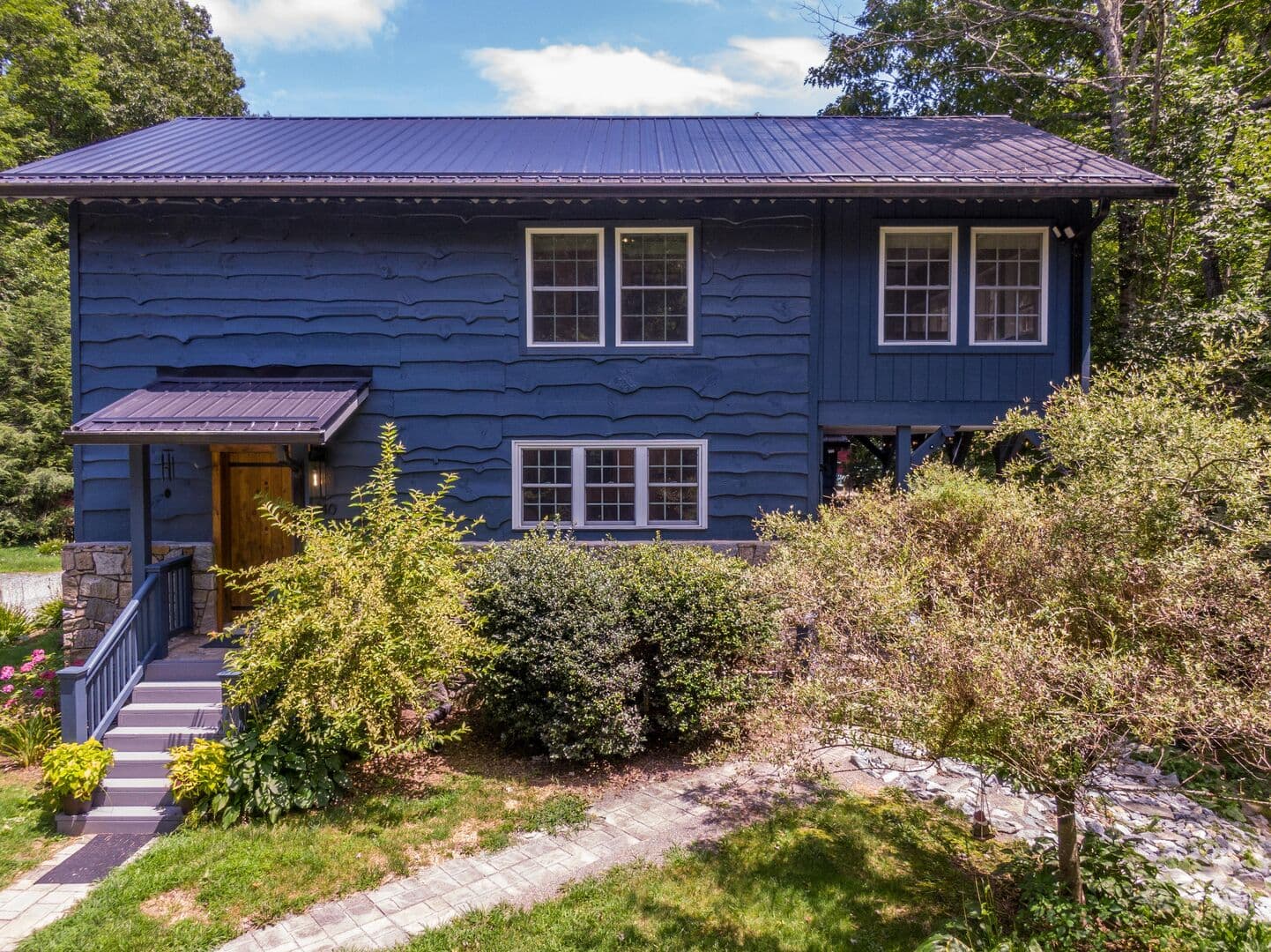 Riverside Retreat - Image 35