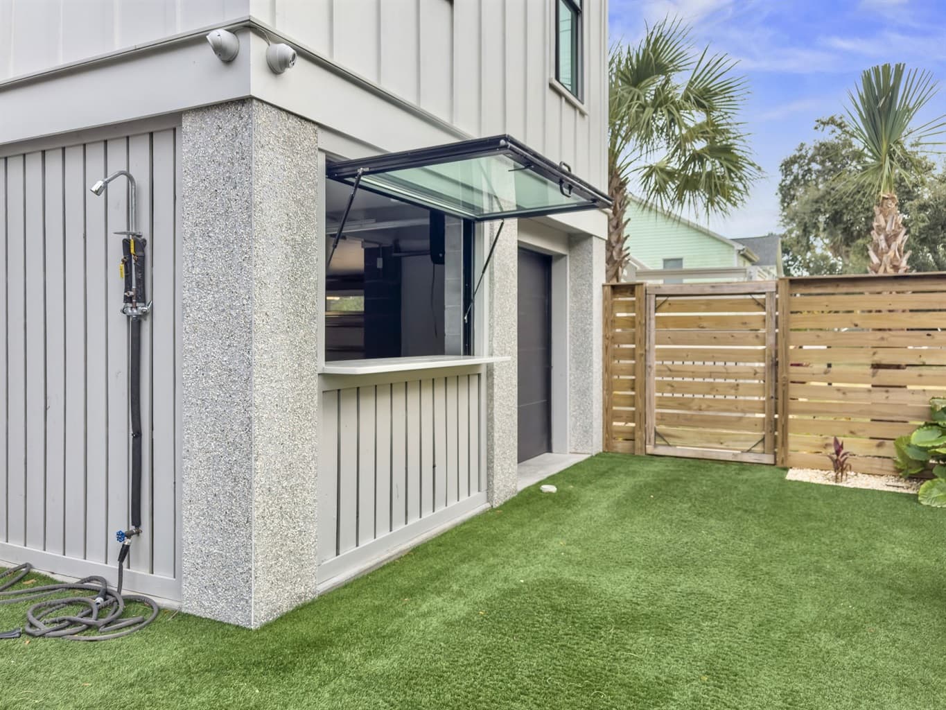 Amalfi Palms Getaway - Image 87