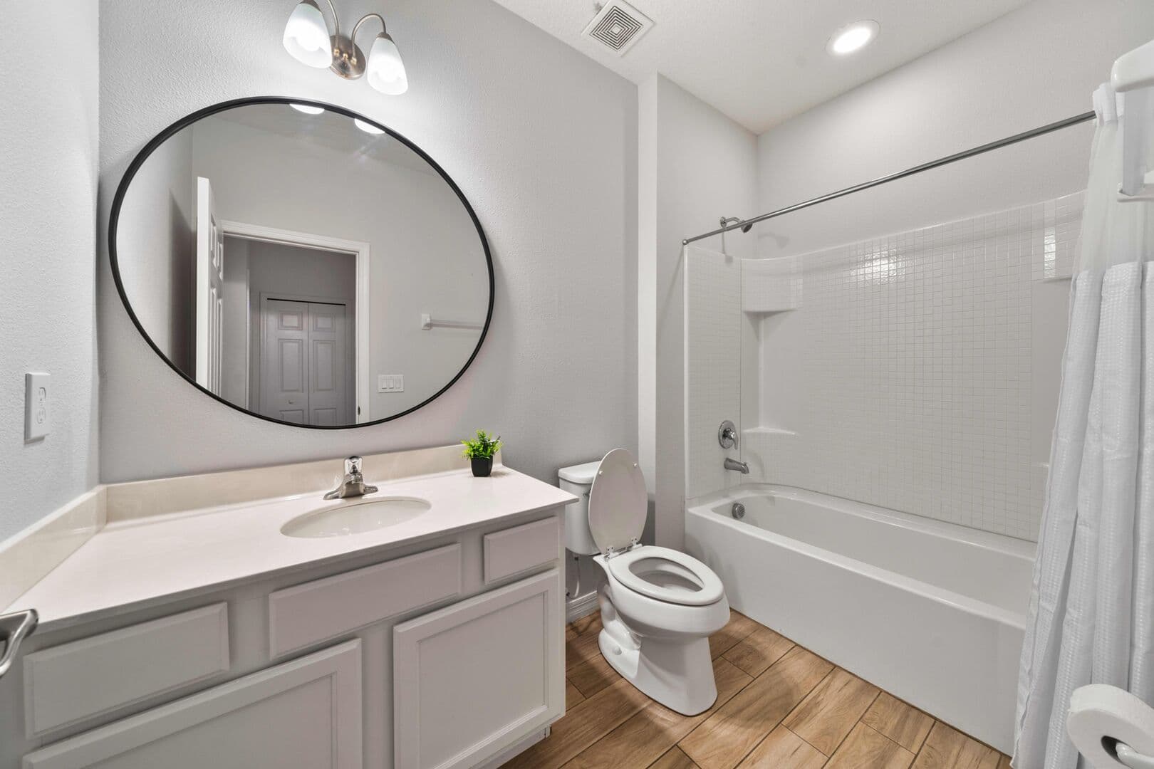 Grand View - Image 42