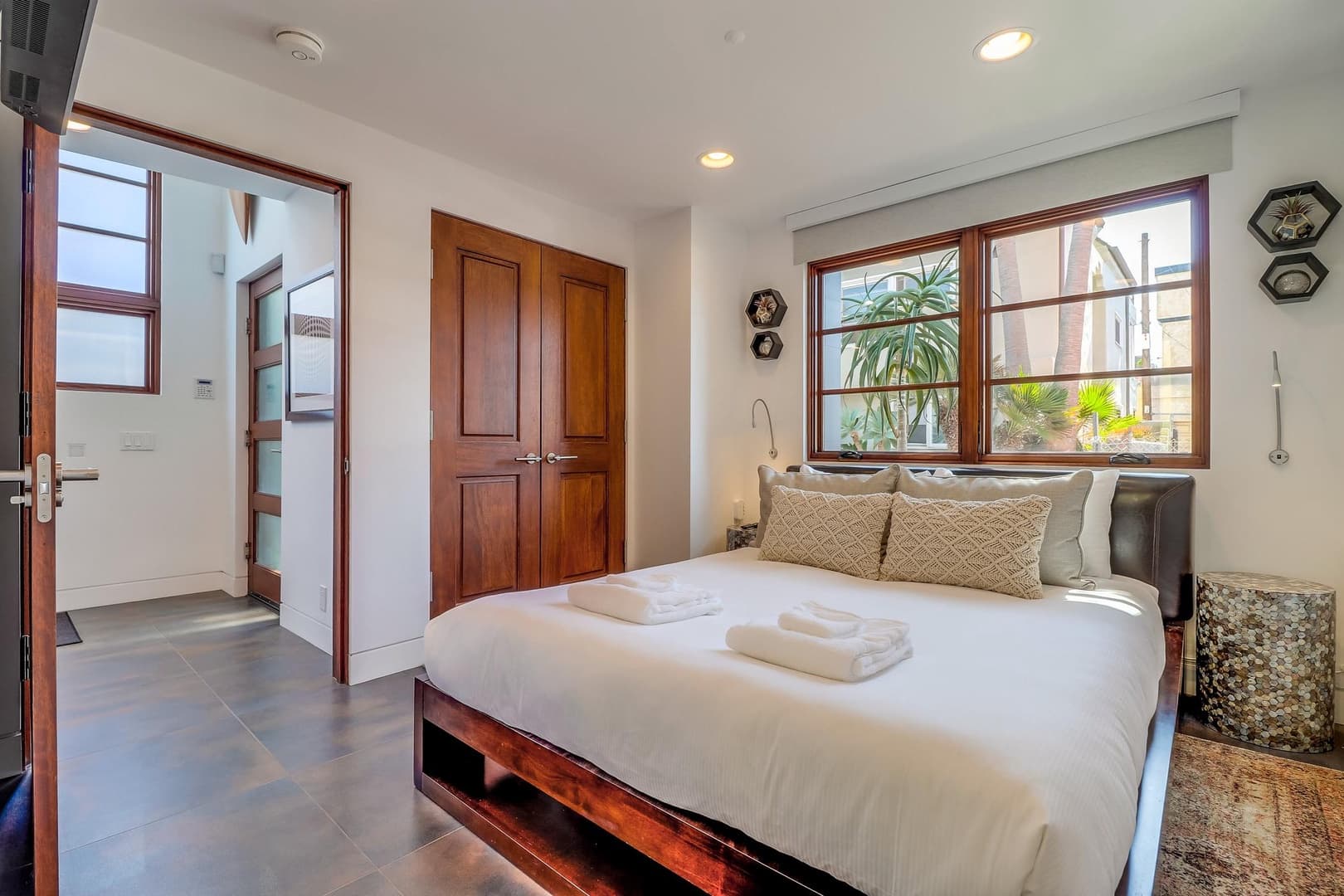 Mission Beach Solstice Home - Image 17