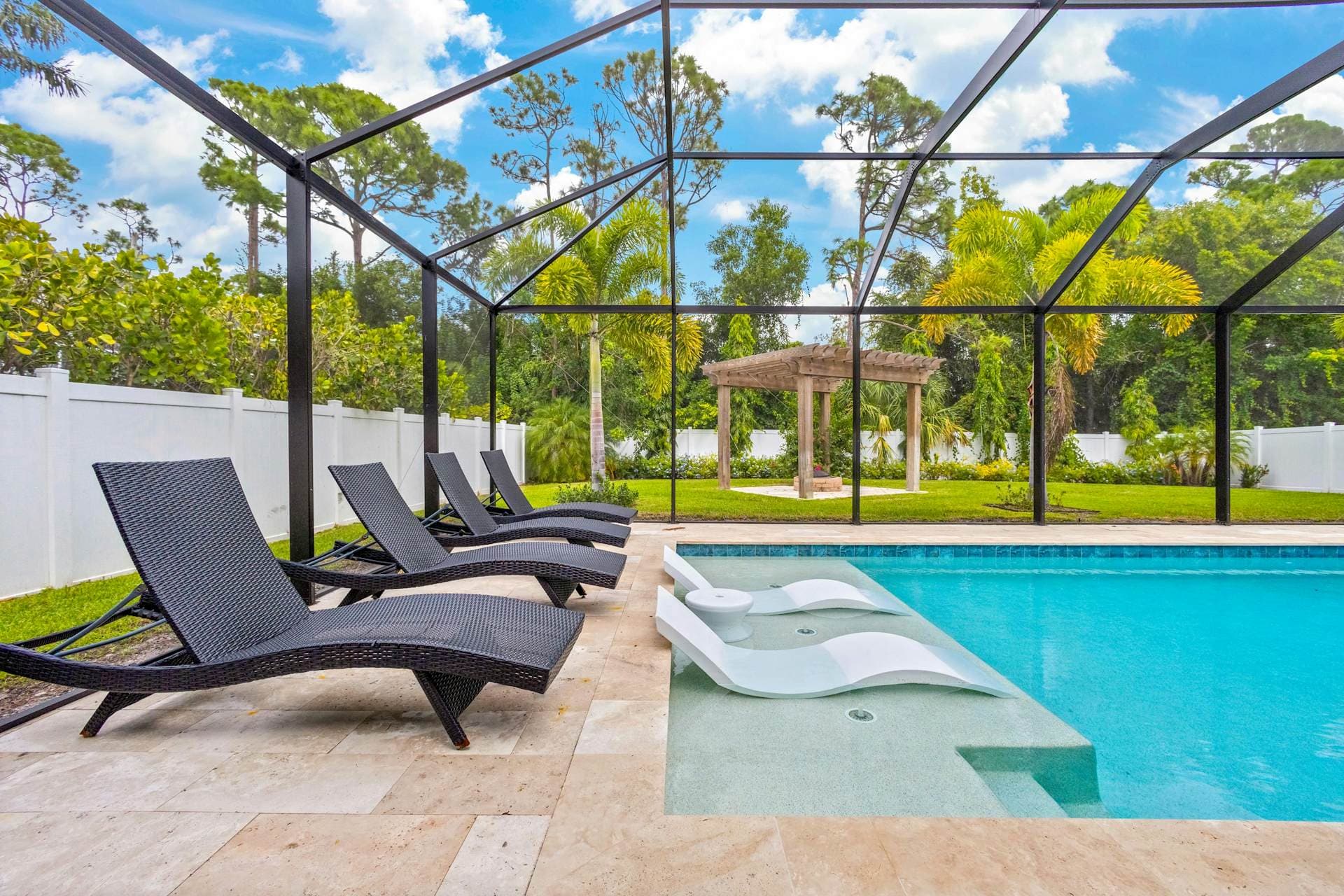 Paradise Daydream - Image 29