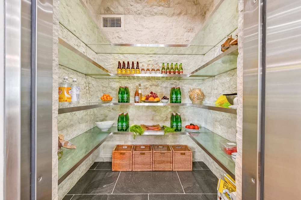 Chateau Serra Malibu - Image 23