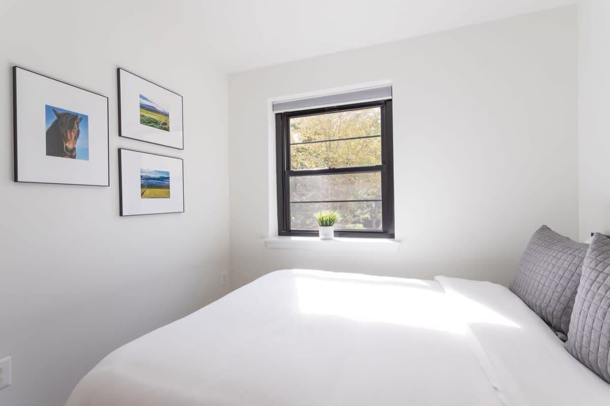 Uplifted Retreat Residence - Image 19