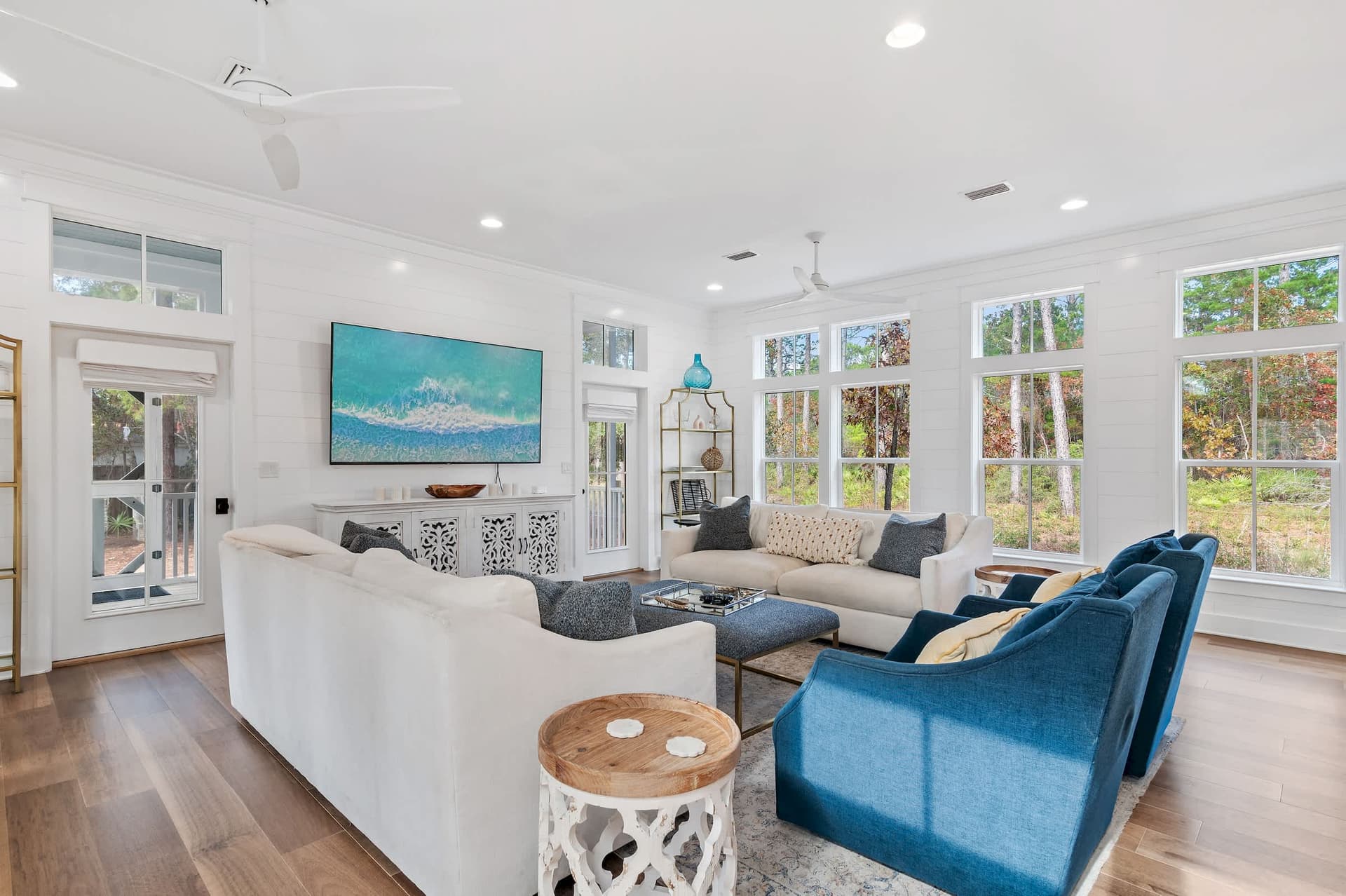 Caspian Blue Cottage - Image 2