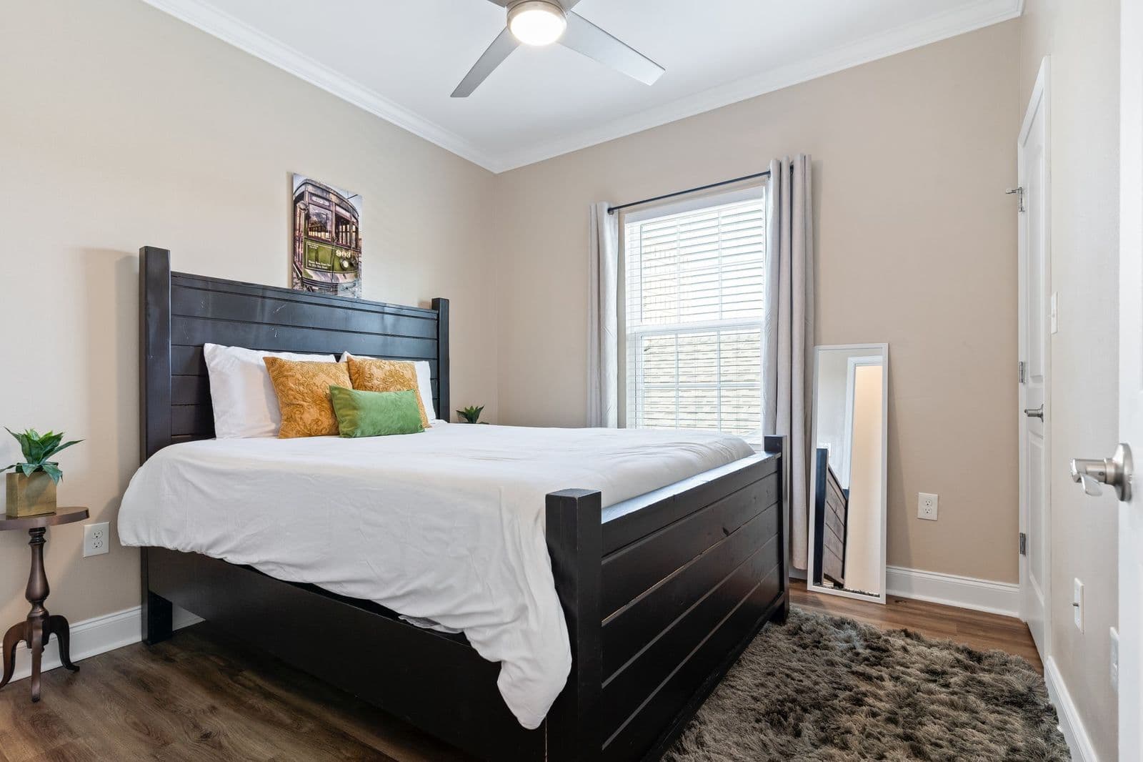 Gorgeous Mid-City House - Image 14