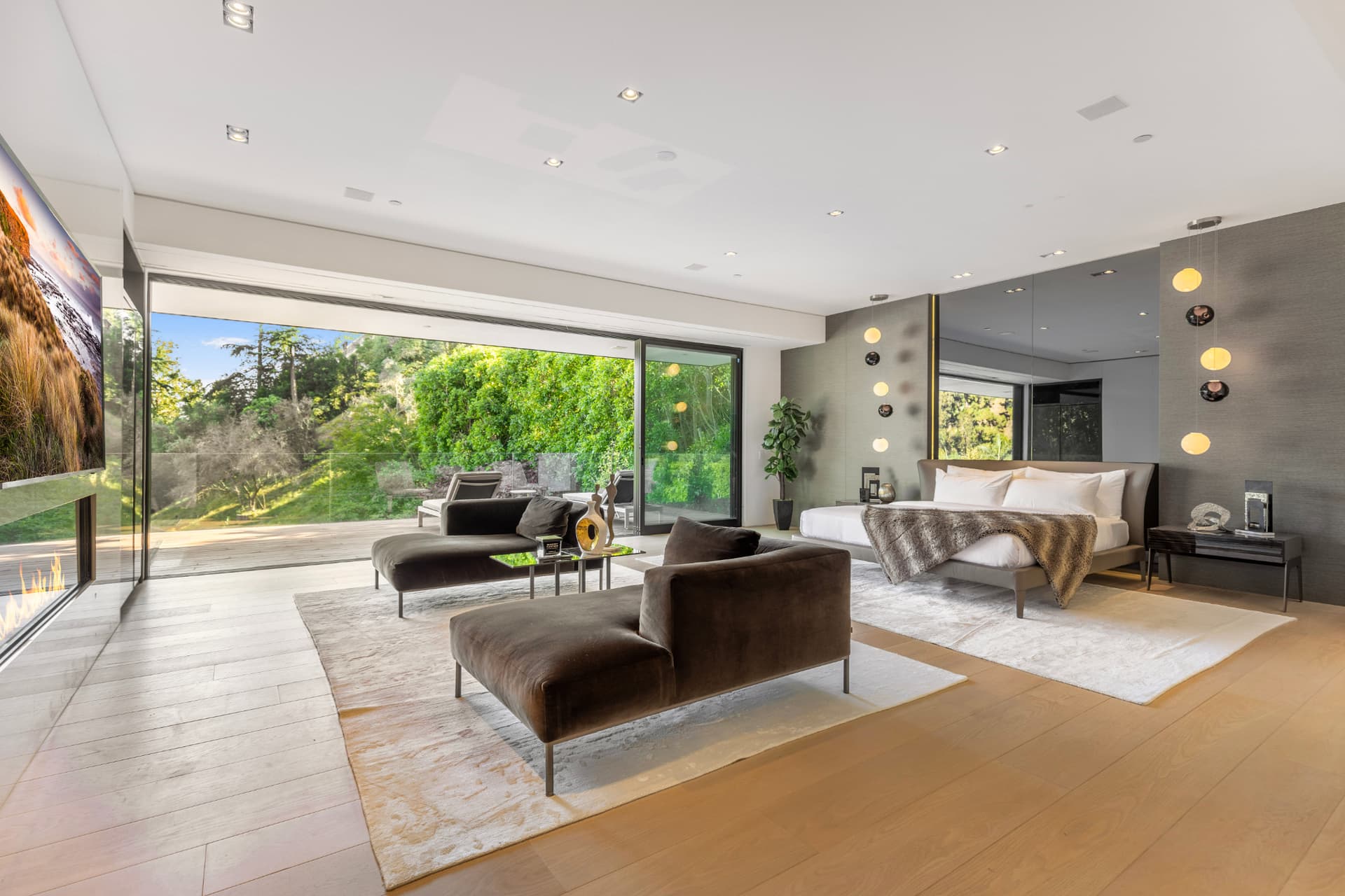 Lago Vista Modern - Image 20