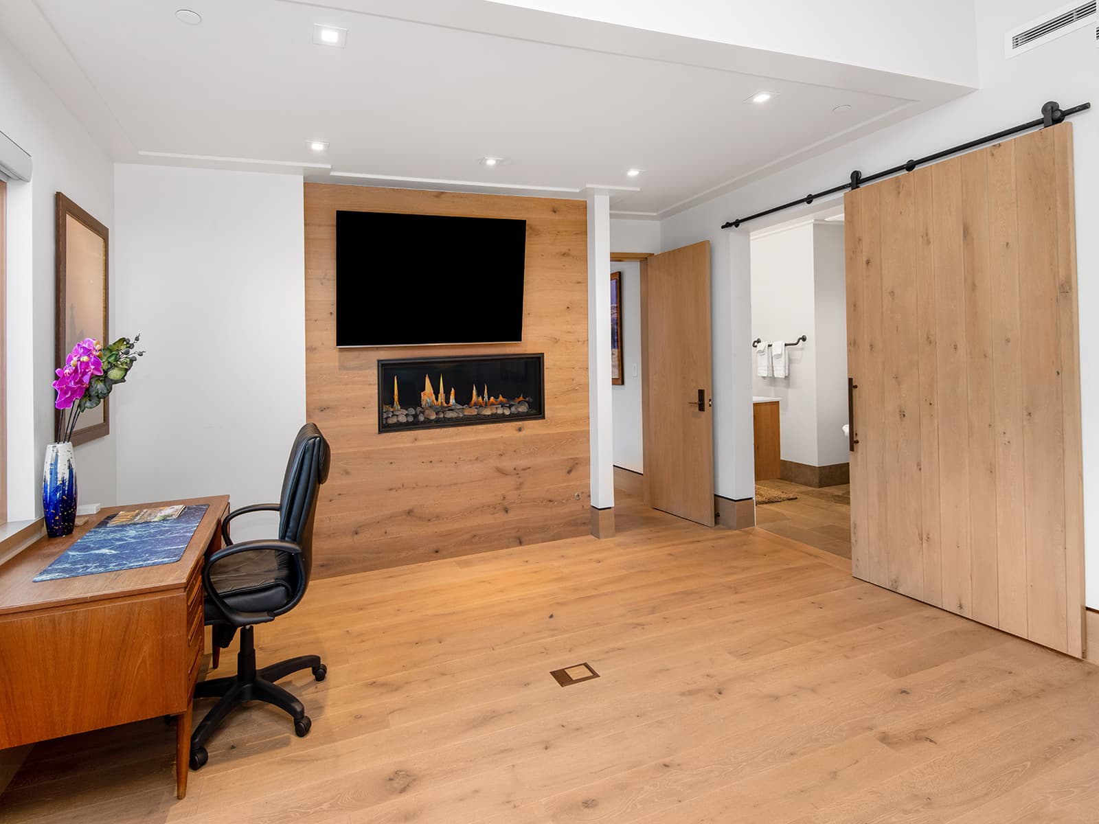 Red Lion Penthouse - Image 13