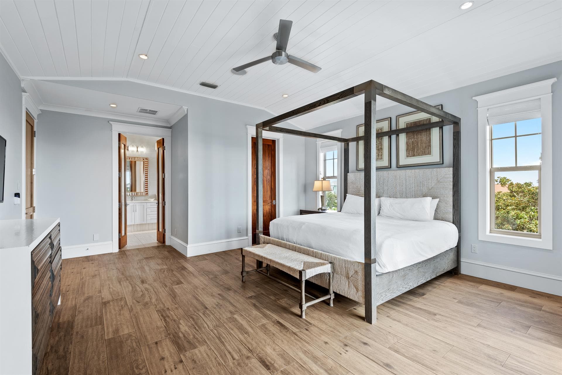 Life Aquatic Villa - Image 75