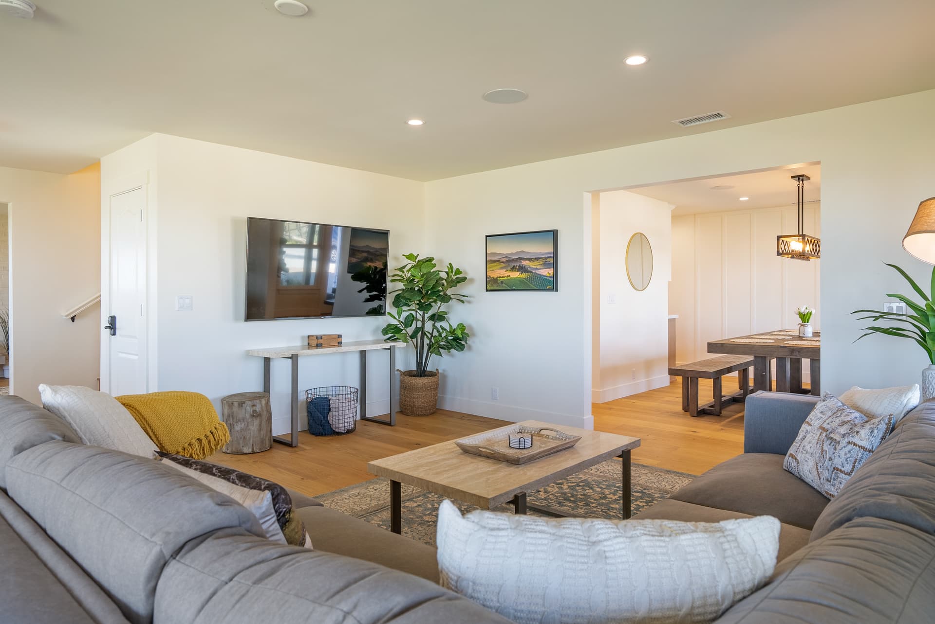 Mira Vista Manor - Image 12