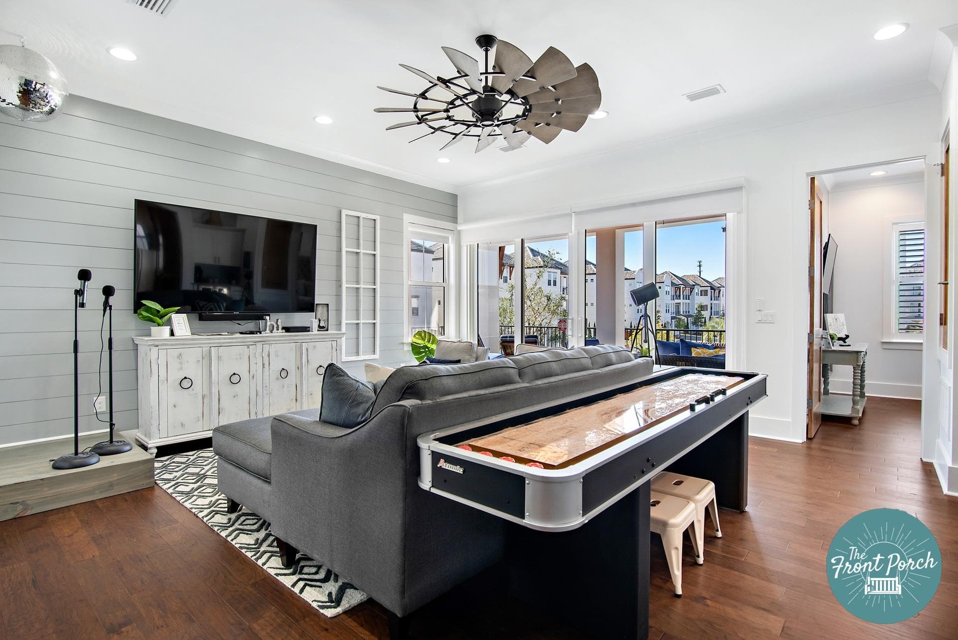 Front Porch Manor - Image 22