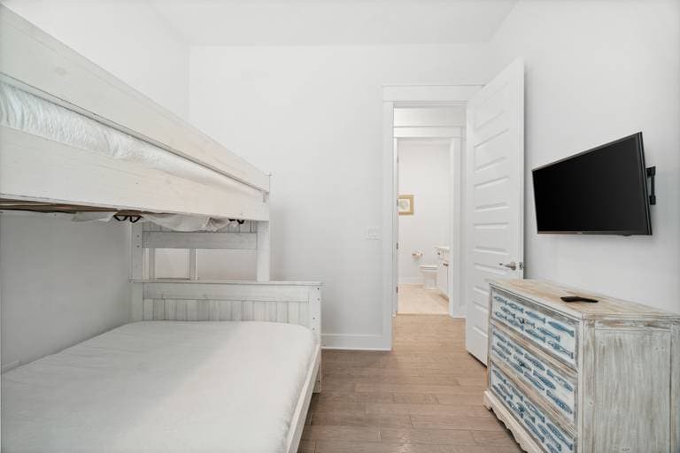 Beach Dreamer - Image 21