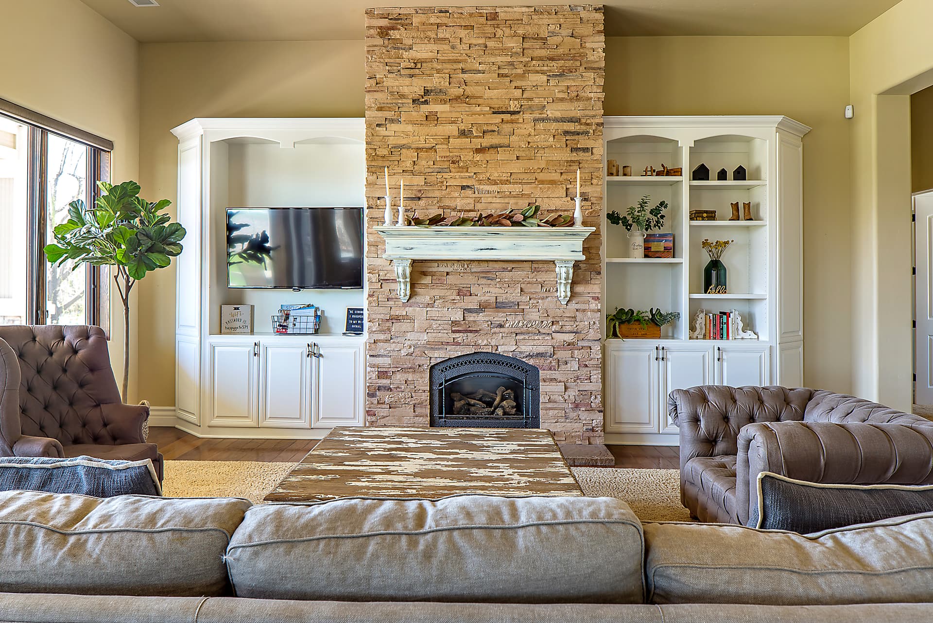 Frontier Main and Guest House - Image 3