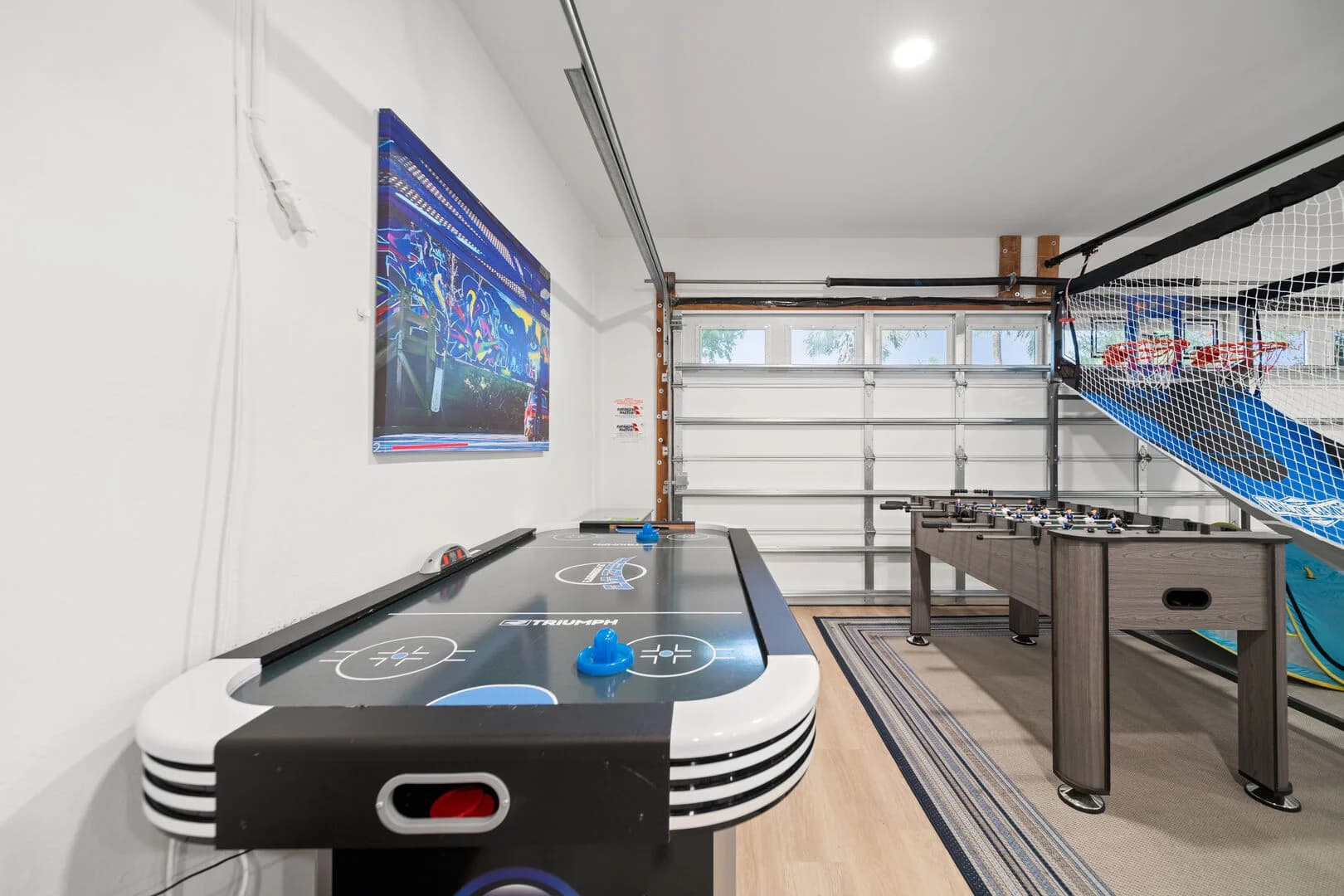 Palms and Playhouse - Image 26