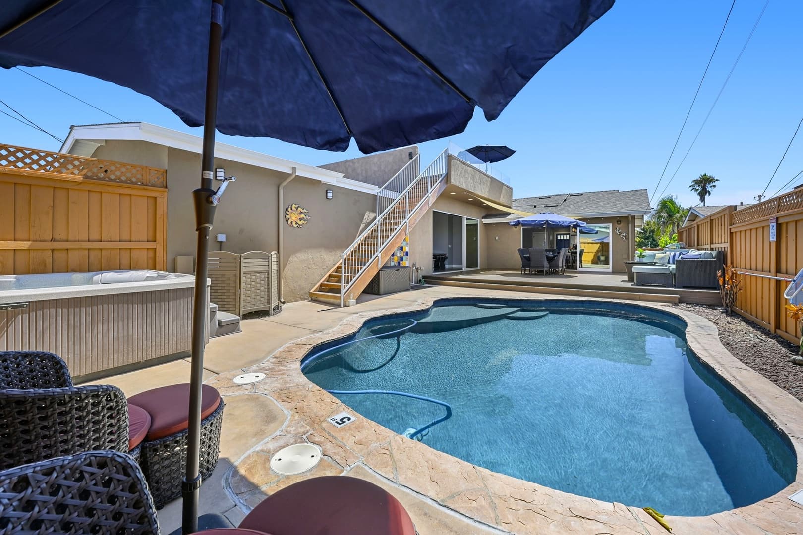 Pacific Beach Retreat - Image 2