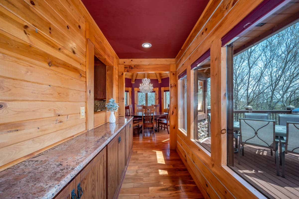 Chateau Laurel - Image 8