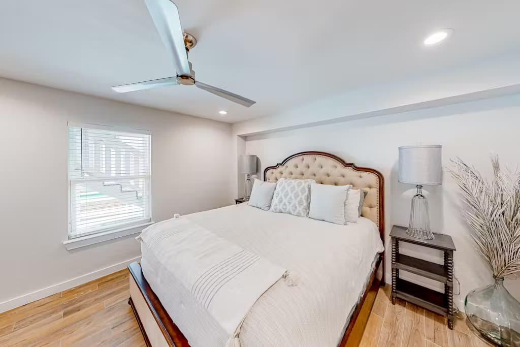 Carolyn's Beach House - Image 11