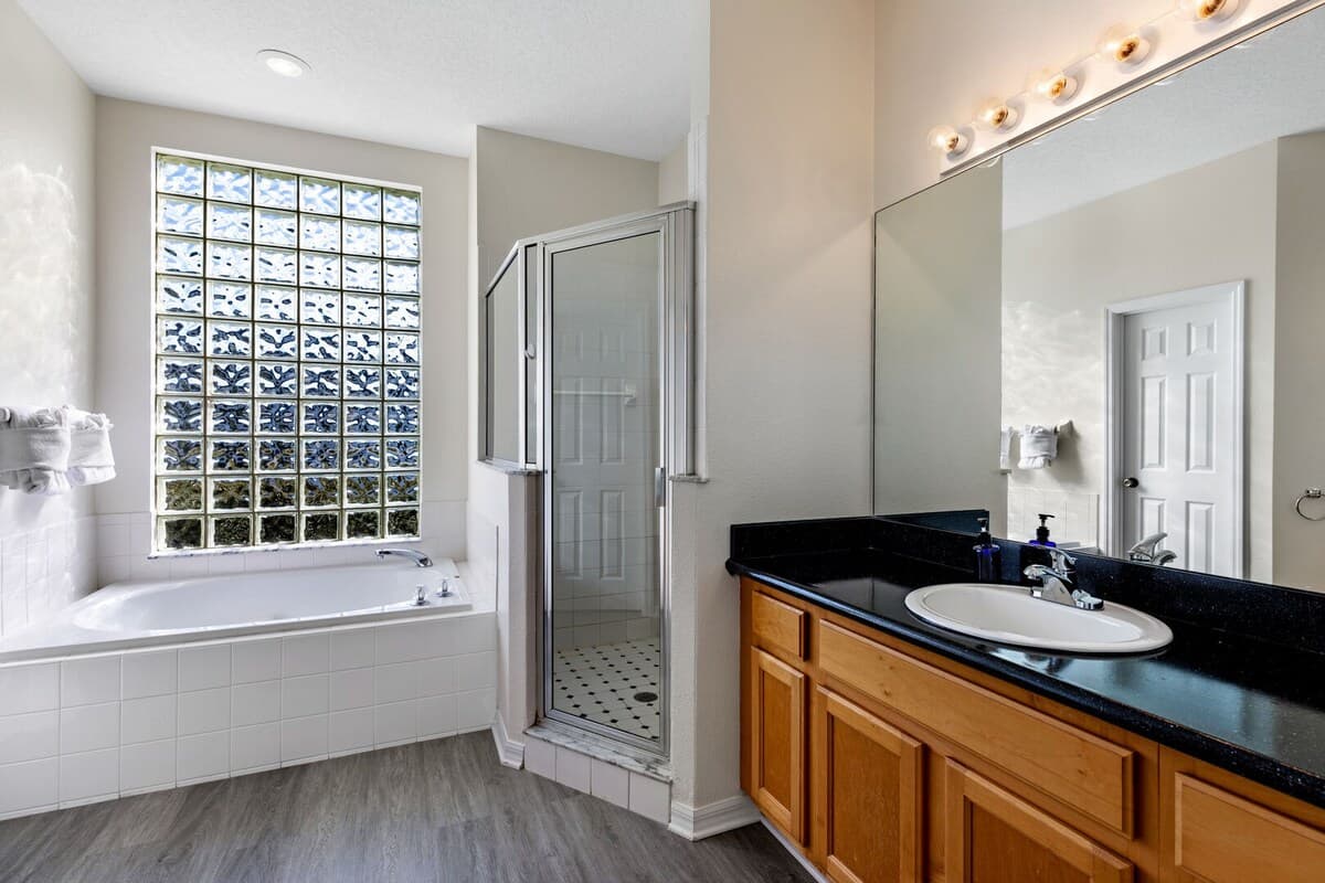 Hills Bay Retreat - Image 23