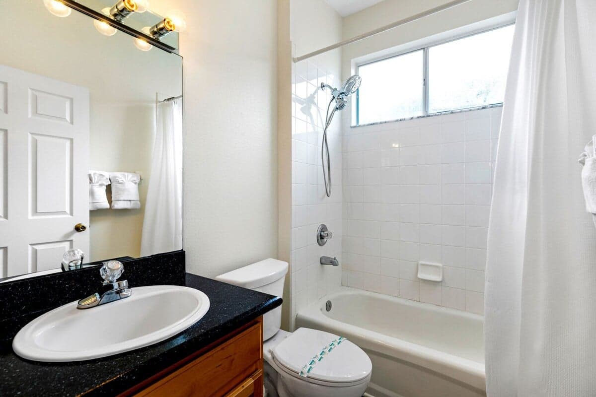 Hills Bay Retreat - Image 27