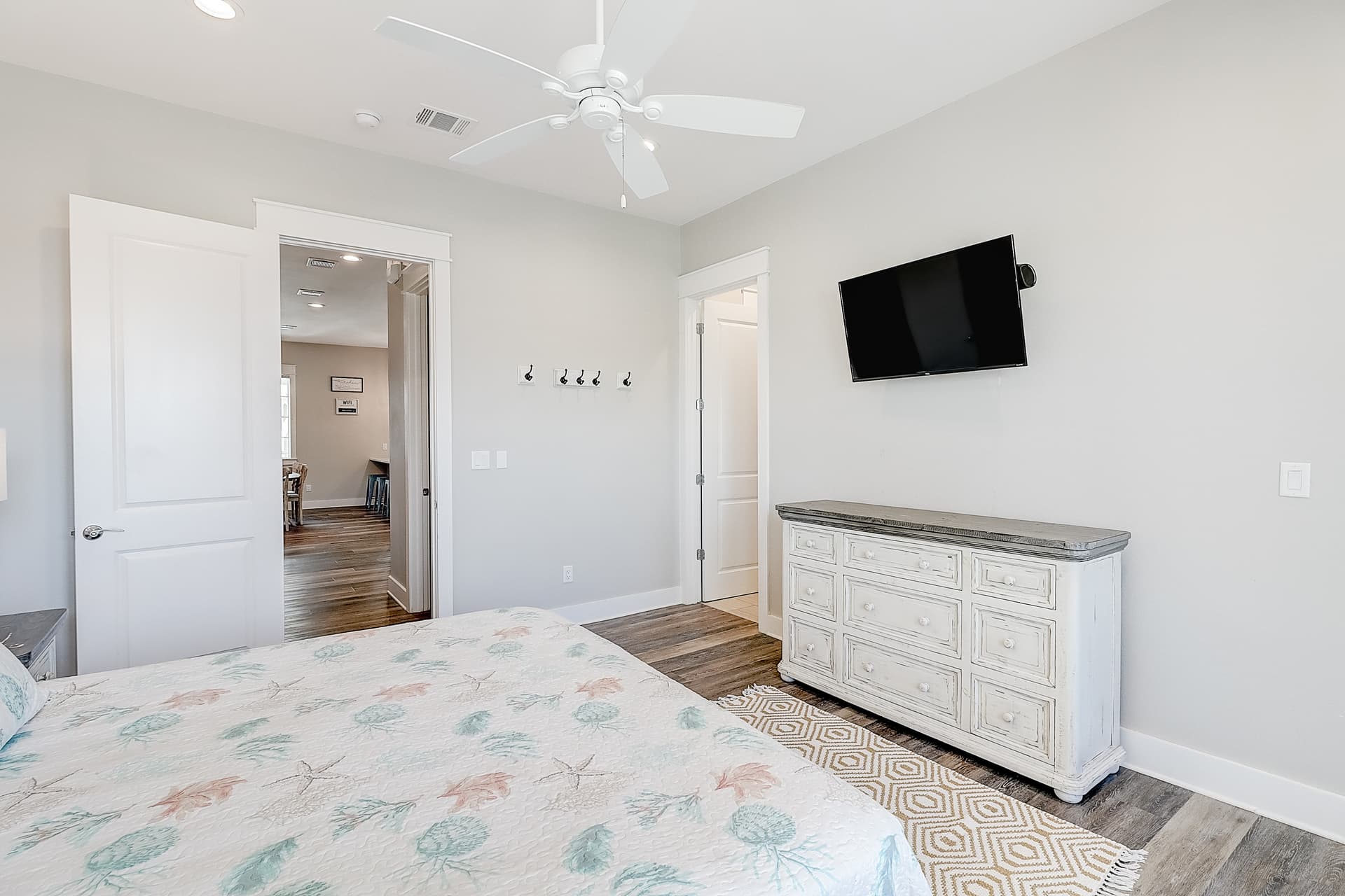 Gabby’s Retreat - Image 20