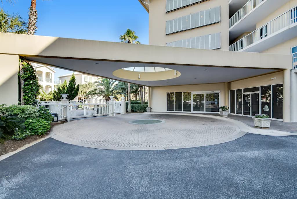 Crescent 404 Home - Image 23