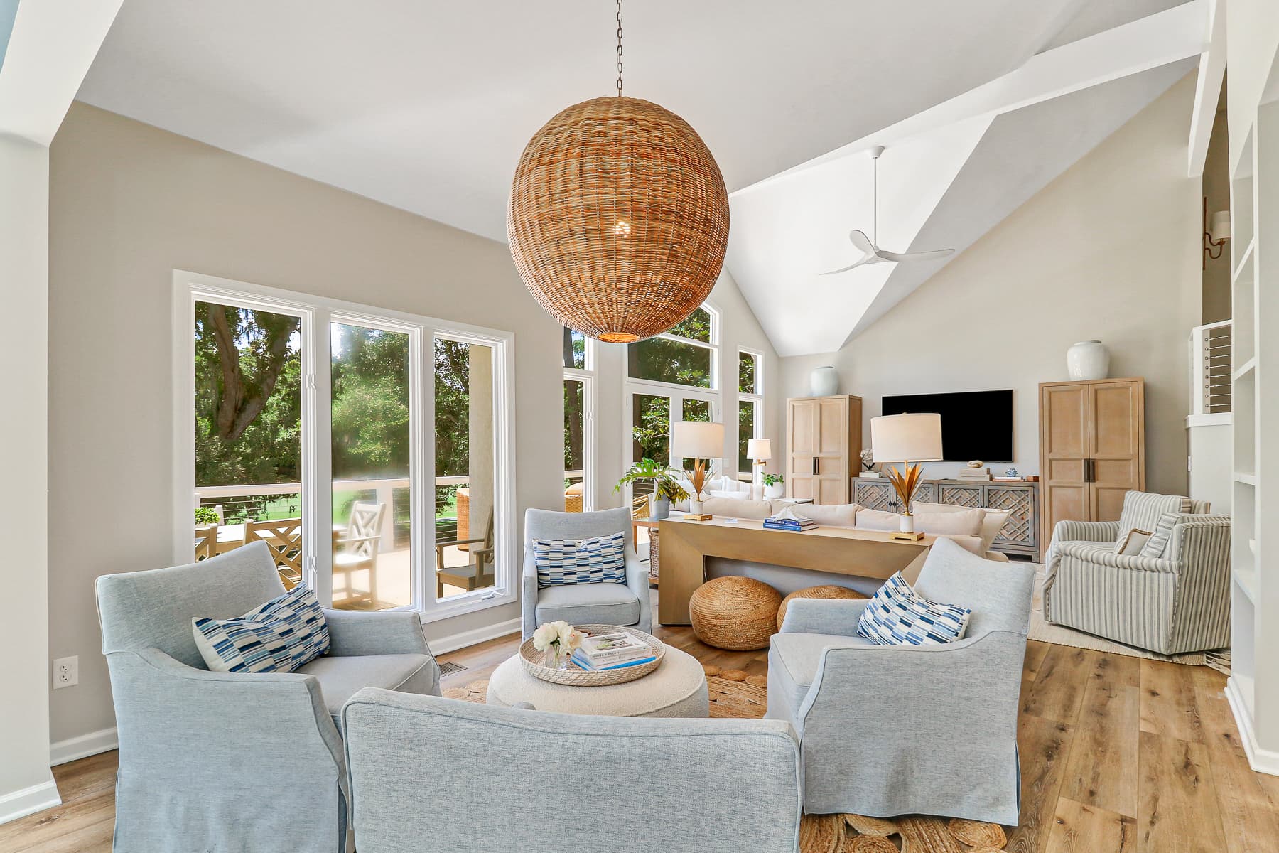 Sea Lane Retreat - Image 3