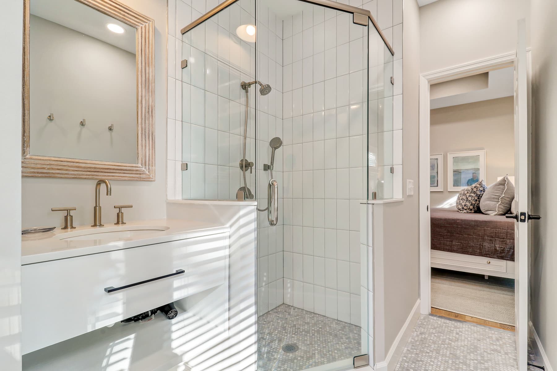 Sea Lane Retreat - Image 19