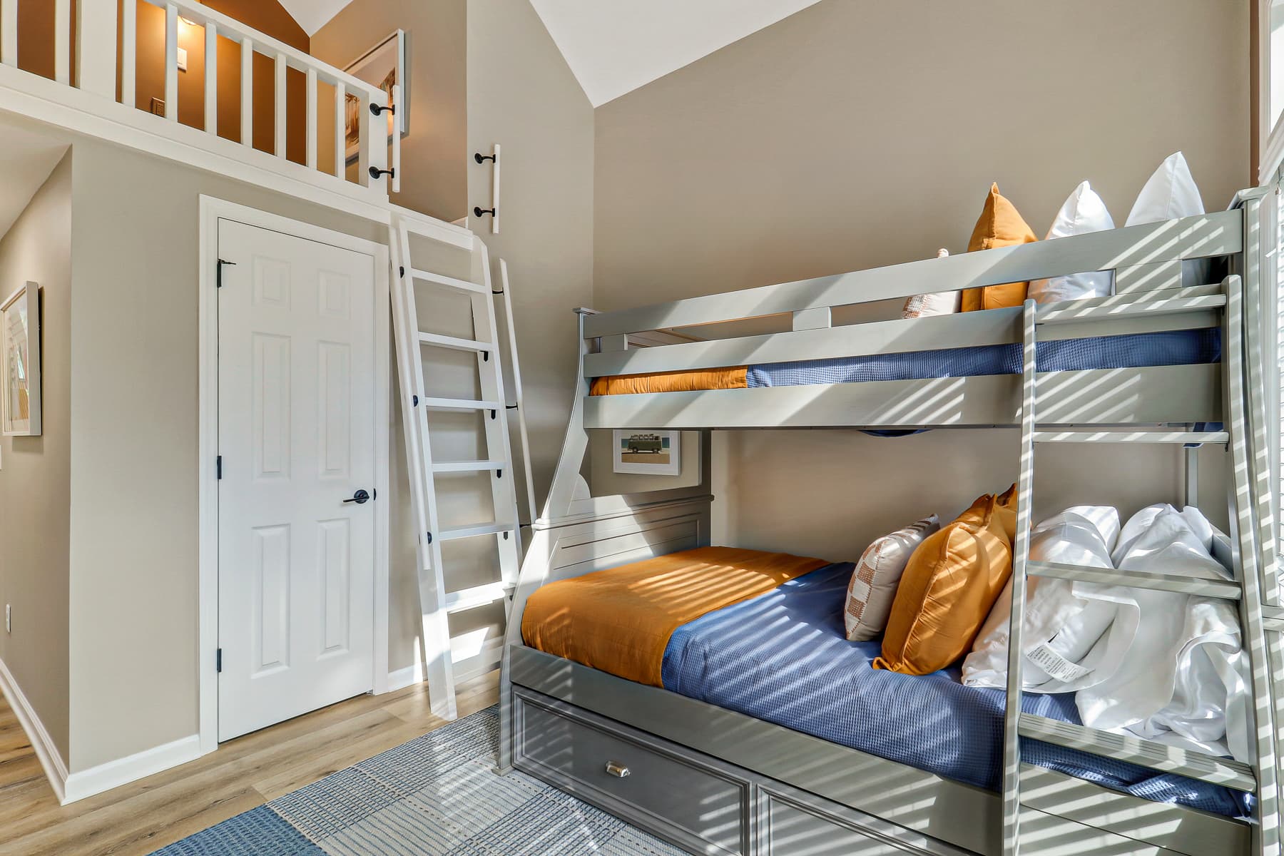 Sea Lane Retreat - Image 21