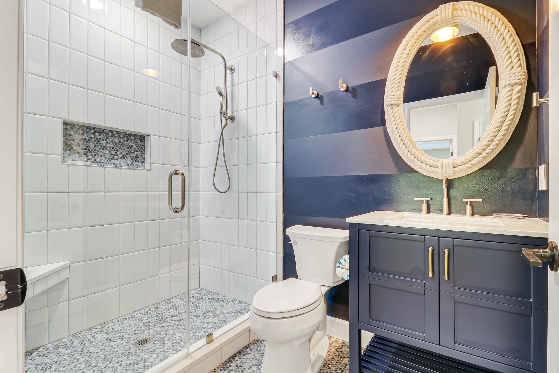 Sea Lane Retreat - Image 24