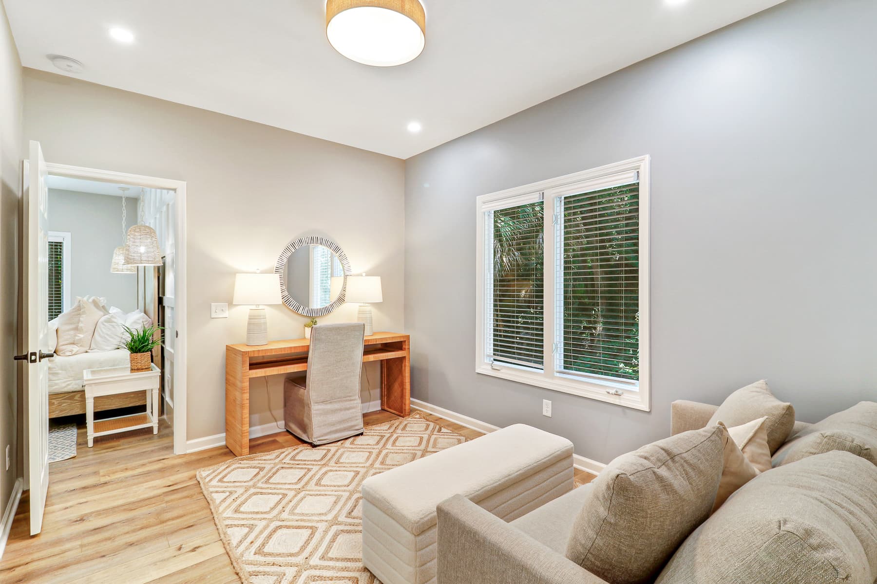 Sea Lane Retreat - Image 31