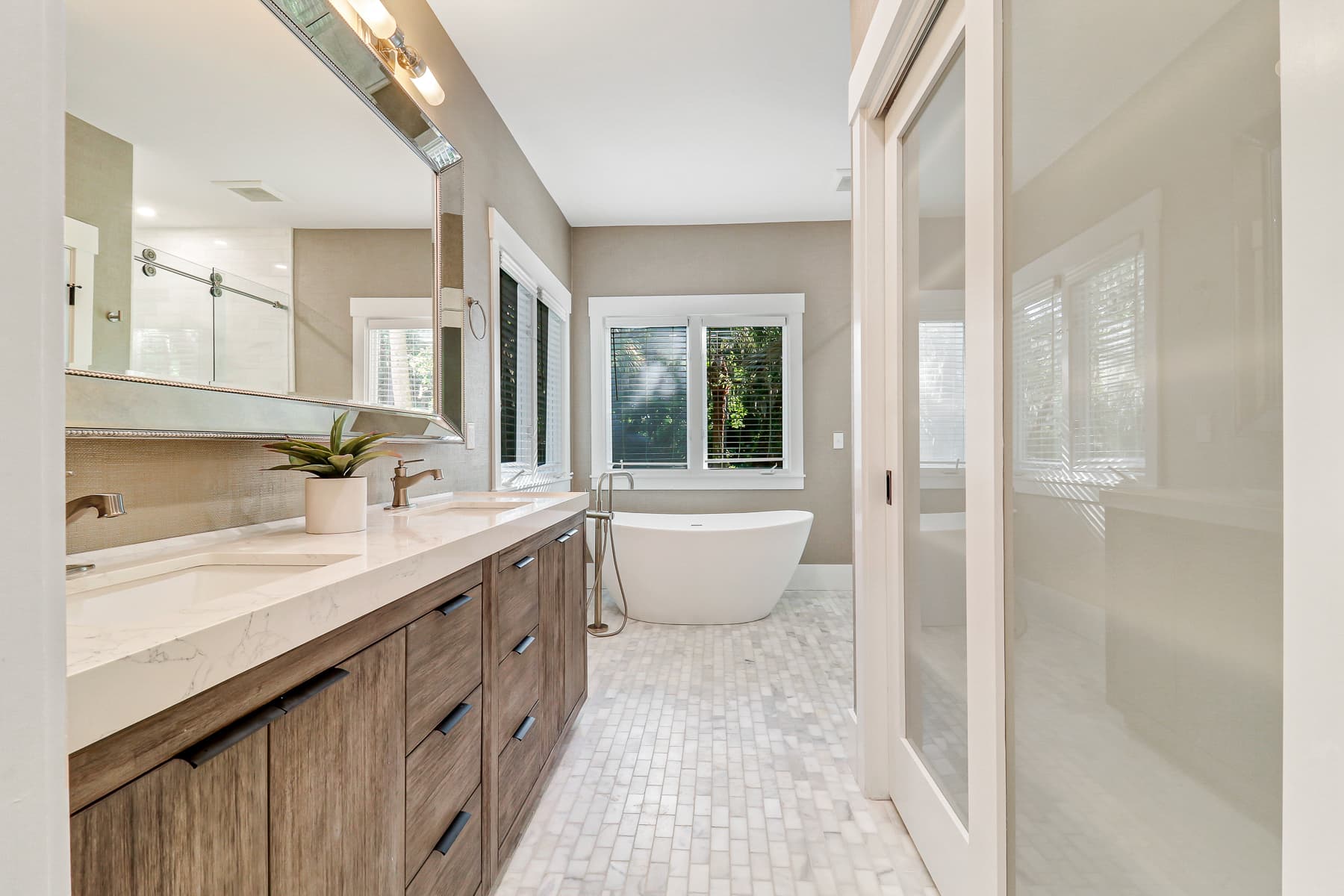 Sea Lane Retreat - Image 32