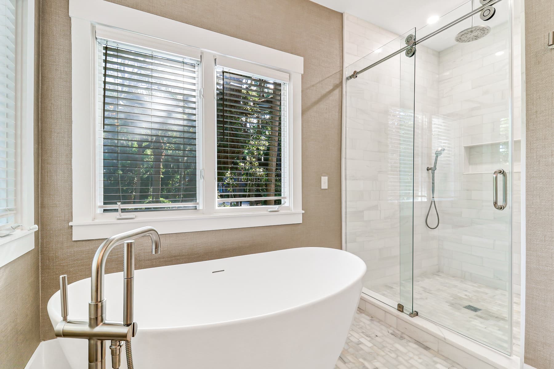 Sea Lane Retreat - Image 33