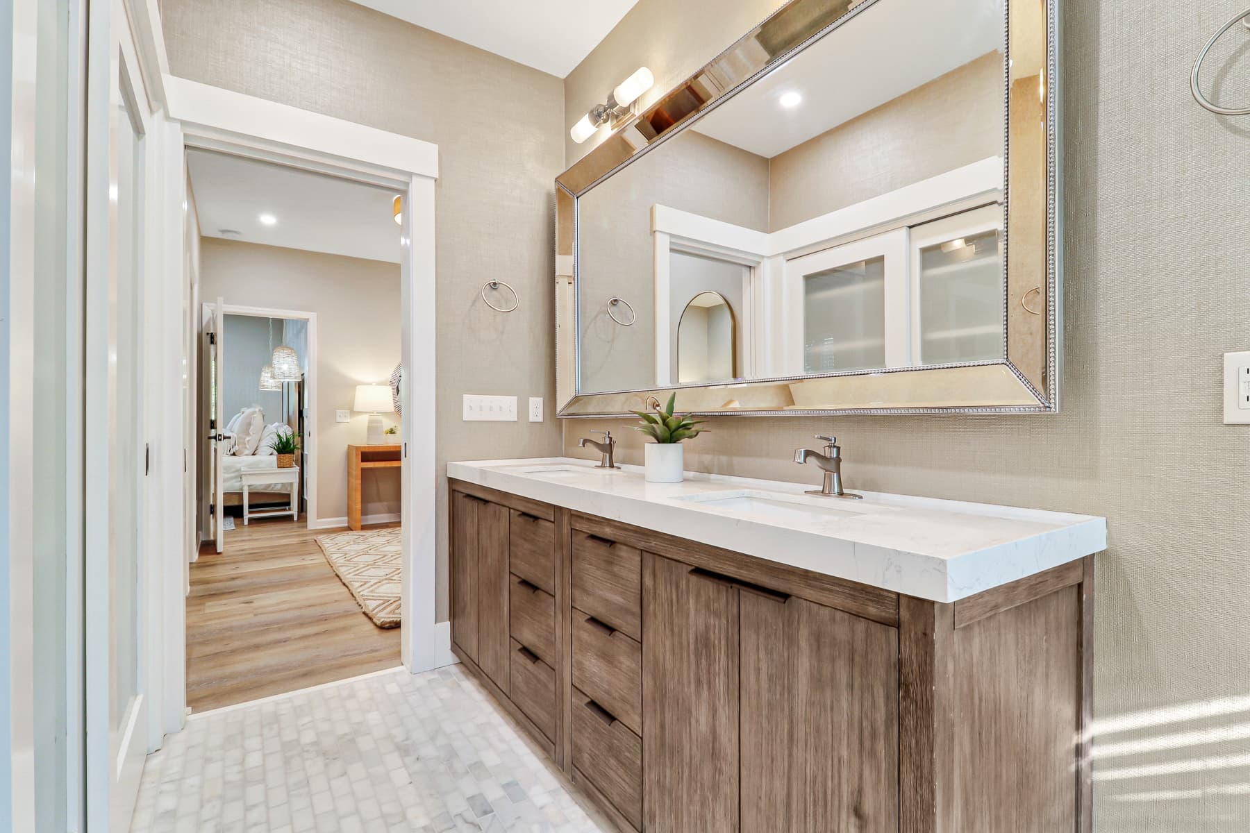 Sea Lane Retreat - Image 34