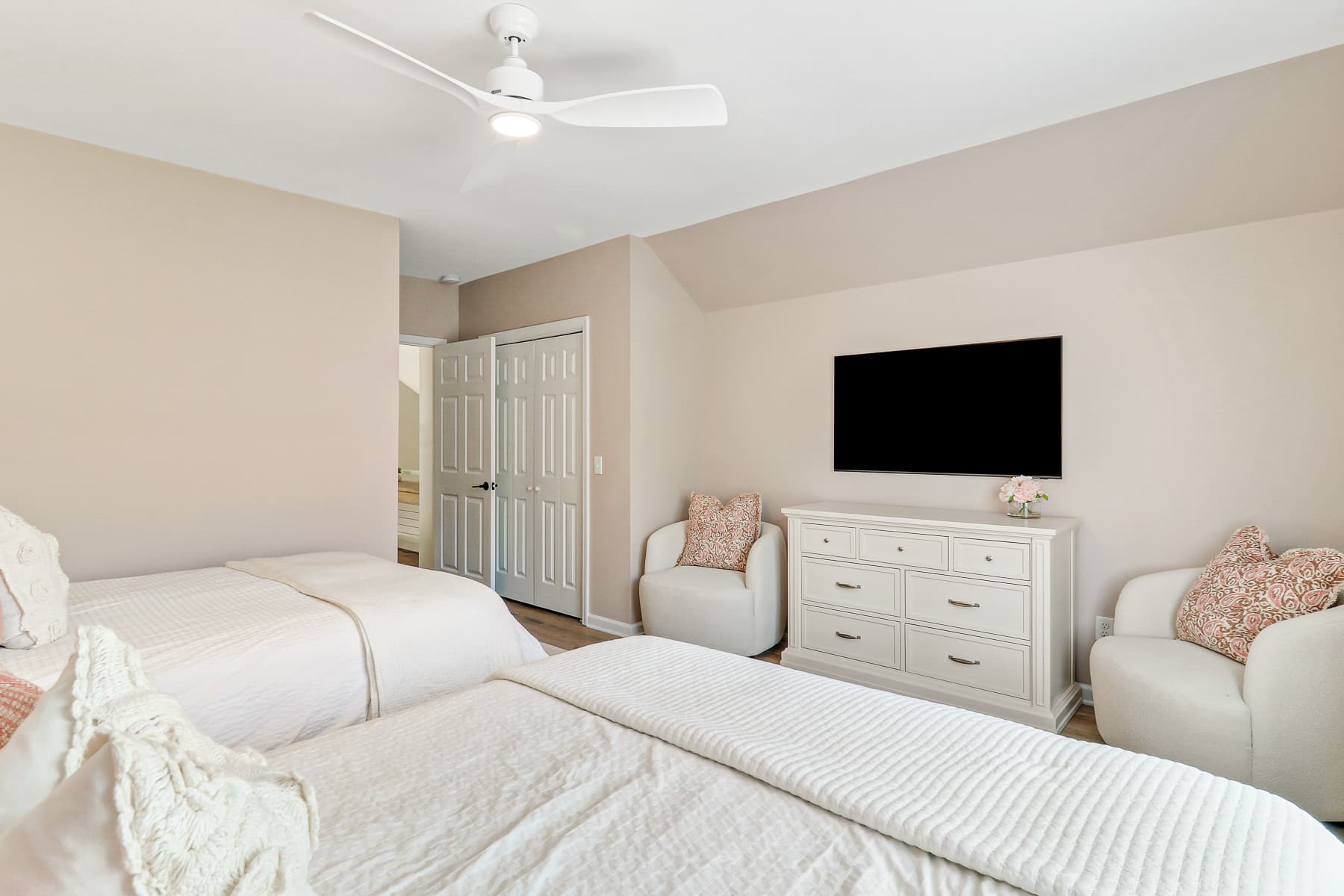 Sea Lane Retreat - Image 41