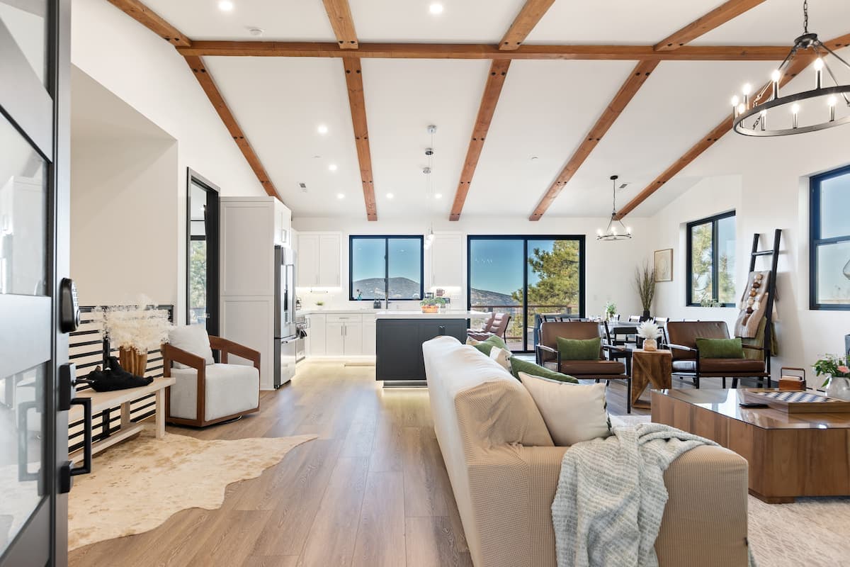 Bear's Retreat - Image 4