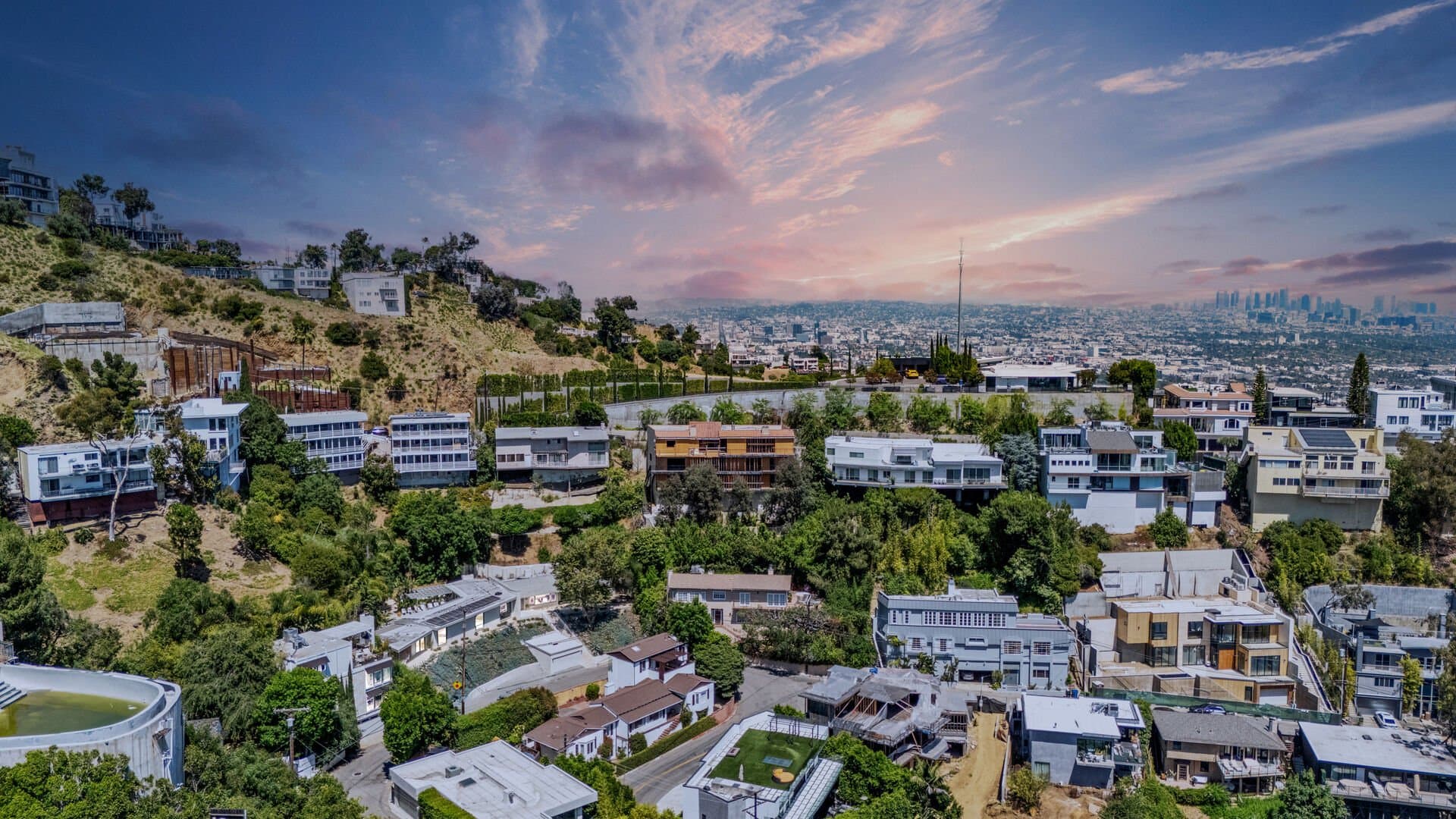 Sunset Plaza View - Image 43