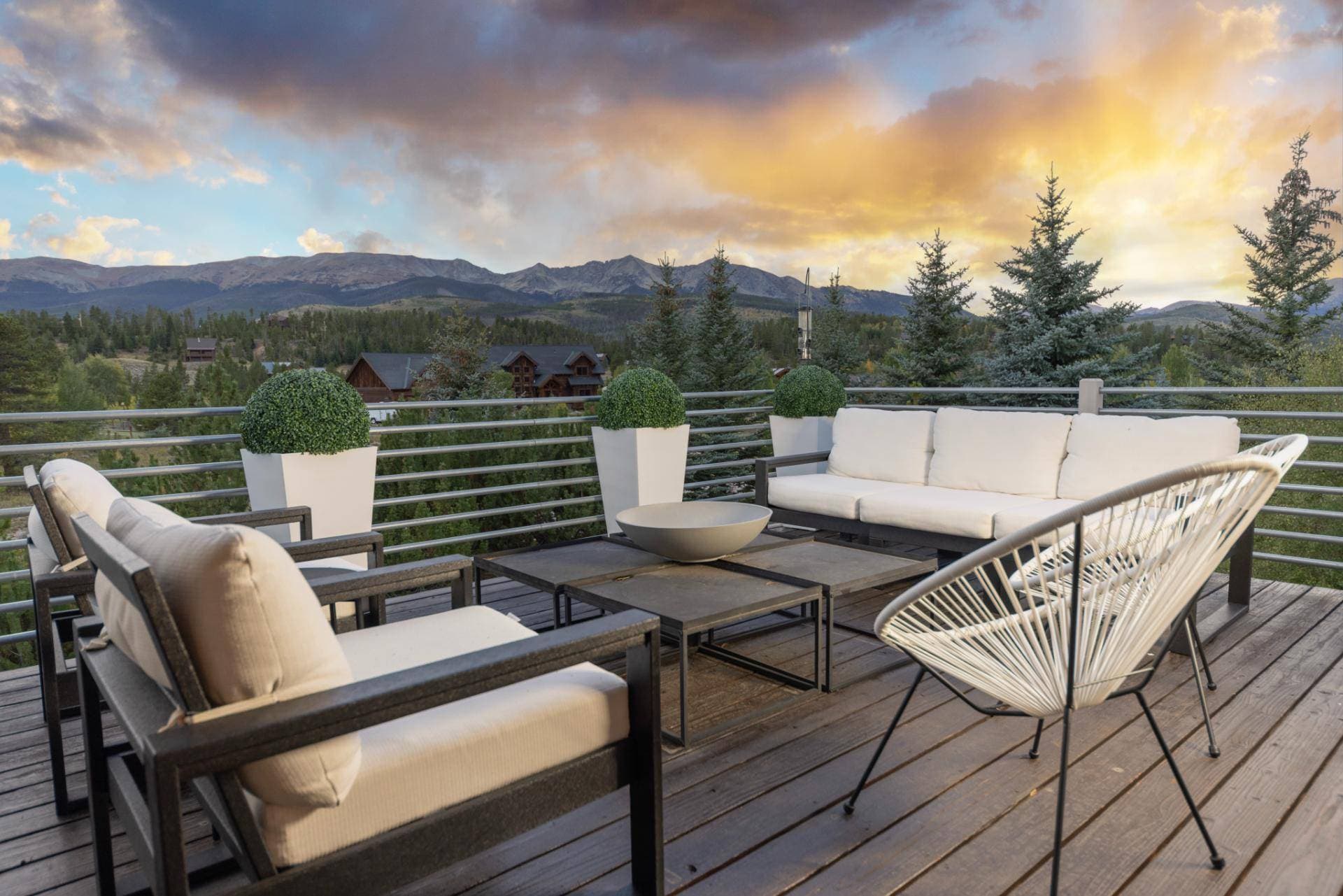 Modern Ski Home - Image 3